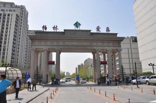 柏林爱乐小区更换隐形纱窗