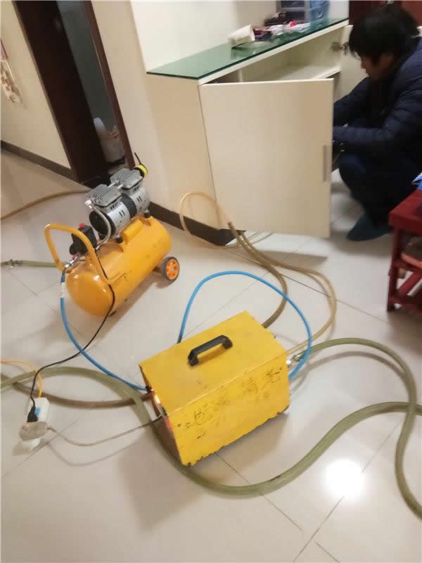 高压脉冲水清洗比较好