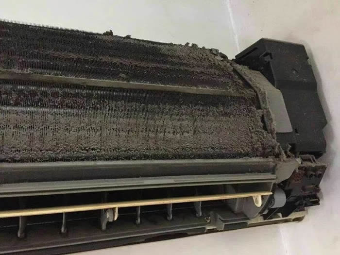 周师傅上门清洗空调